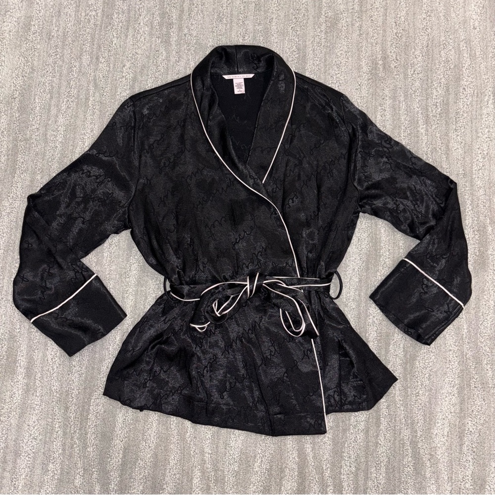 Victoria’s Secret Black Satin Belted Wrap Top Robe Short Logo Kimono Women’s M